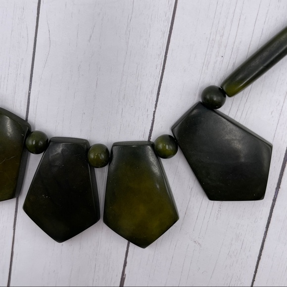 Necklace Dark Green Marbled Acrylic Pentagon Shaped Barrel Clasp 18" - Picture 6 of 10